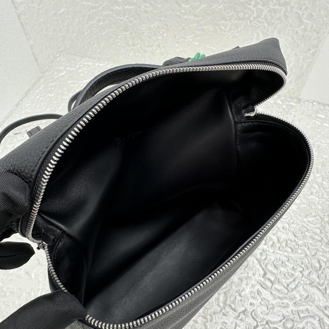 Loro Piana Extra Pocket Backpack L23.5   (23×8×22cm) - DopestKickz