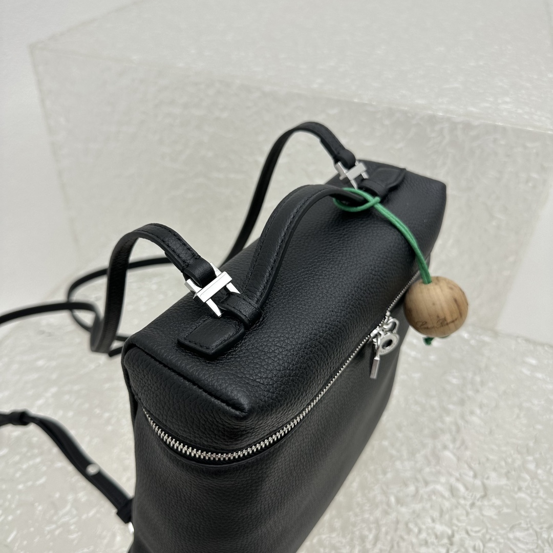 Loro Piana Extra Pocket Backpack L23.5   (23×8×22cm) - DopestKickz