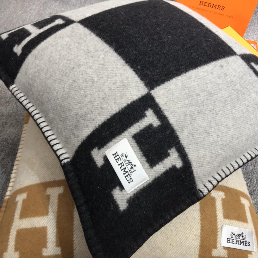Hermes Avalon Pillow - DopestKickz