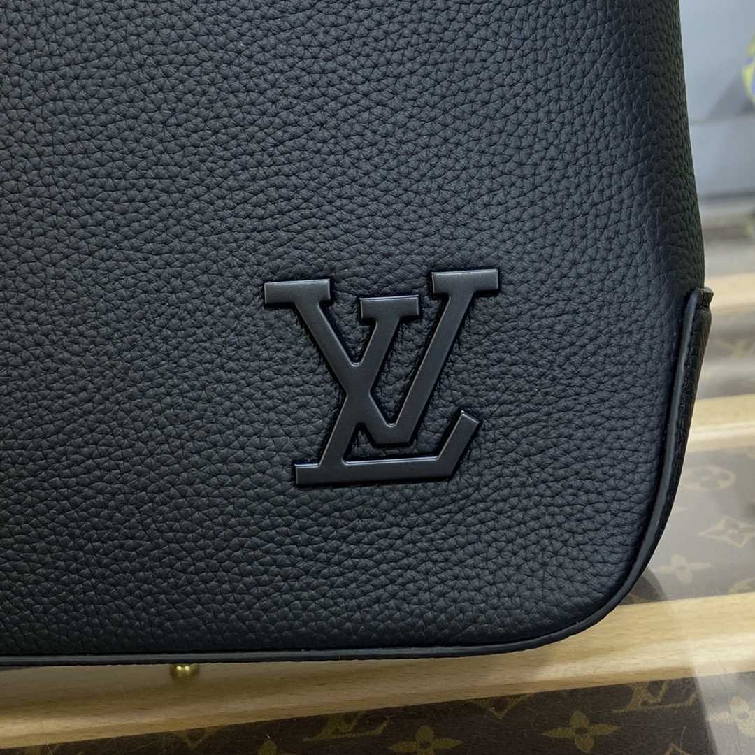 Louis Vuitton Fastline Tote LV Aerogram (38-32.5-13cm)   M22481 - DopestKickz