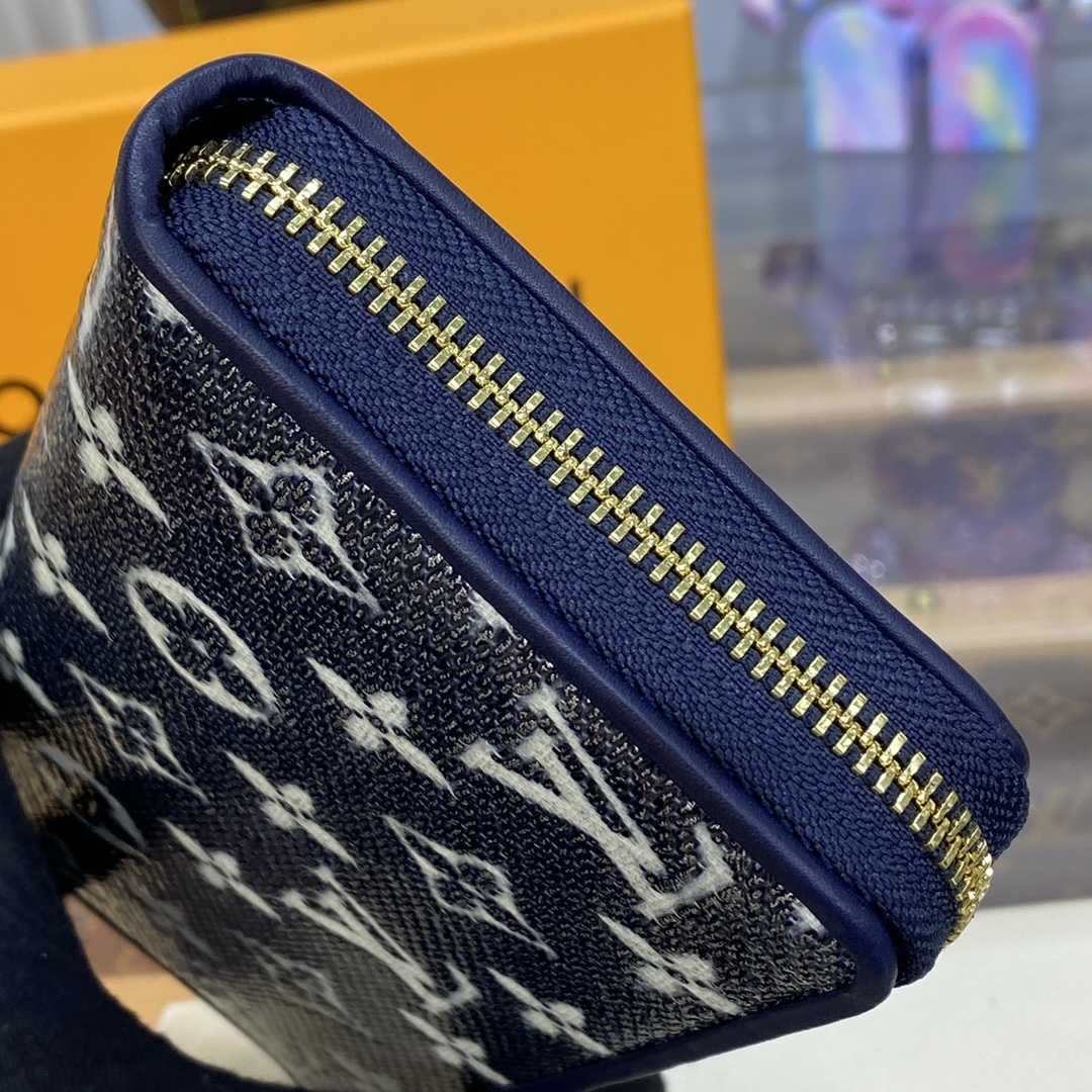 Louis Vuitton Zippy Wallet (19.5 x 10.5 x 2.5 cm)   M82468 - DopestKickz