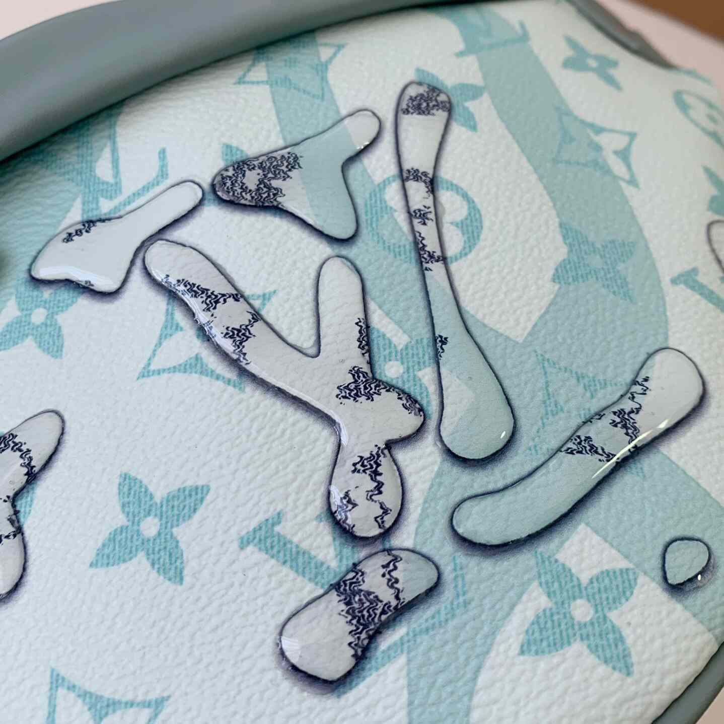 Louis Vuitton Discovery Bumbag  (44*15*9cm)   M22765 - DopestKickz