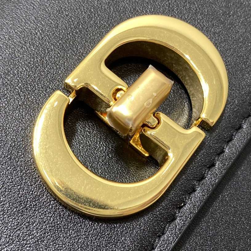 Dior Small 30 Montaigne Avenue Bag - DopestKickz