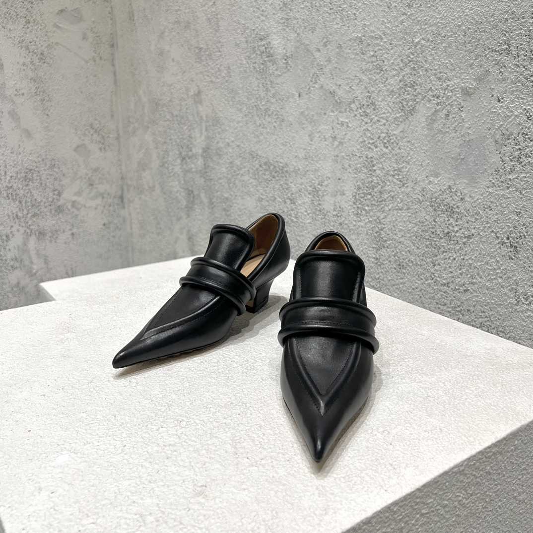 Bottega Veneta Spada Pump - DopestKickz