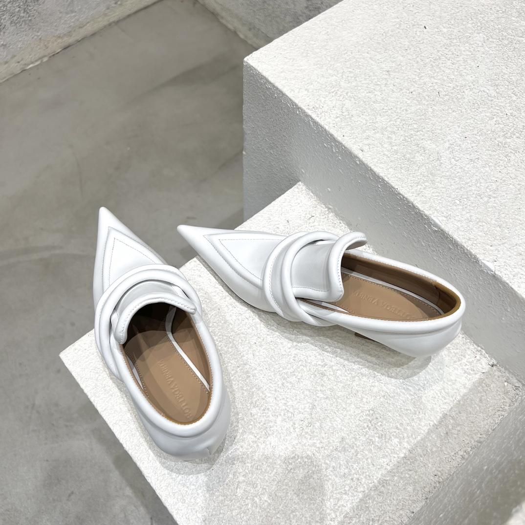 Bottega Veneta Spada Pump - DopestKickz