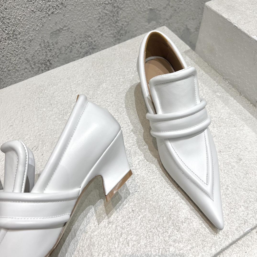 Bottega Veneta Spada Pump - DopestKickz