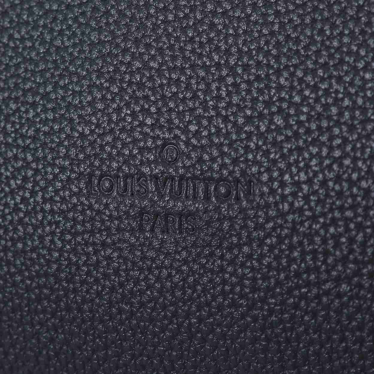 Louis Vuitton Takeoff Briefcase     M59159 - DopestKickz