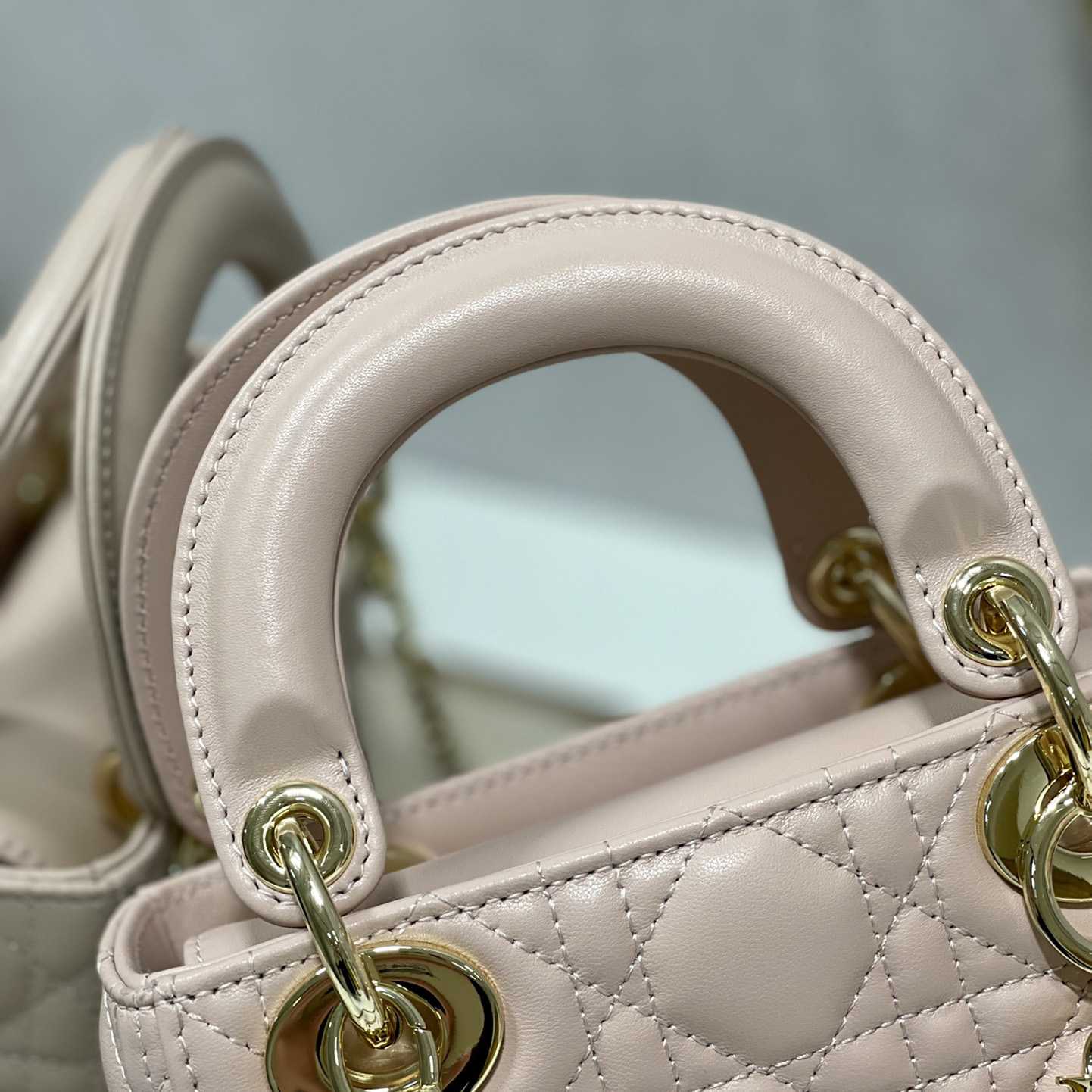 Dior Lady Dior Bag  (17 x 7.5x 14cm) - DopestKickz