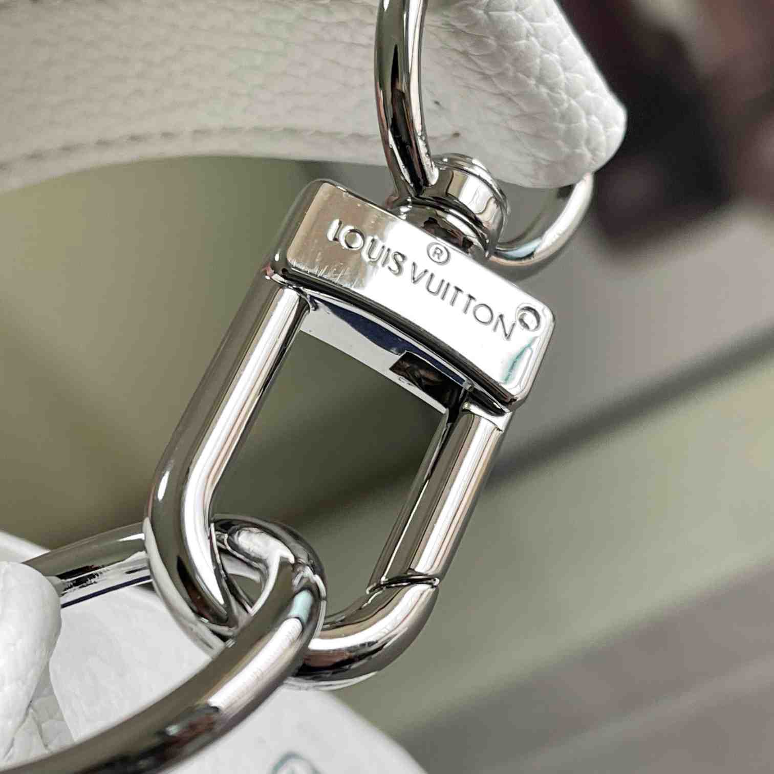 Louis Vuitton LV x YK Bandoulière Keepall 50    M21678 - DopestKickz