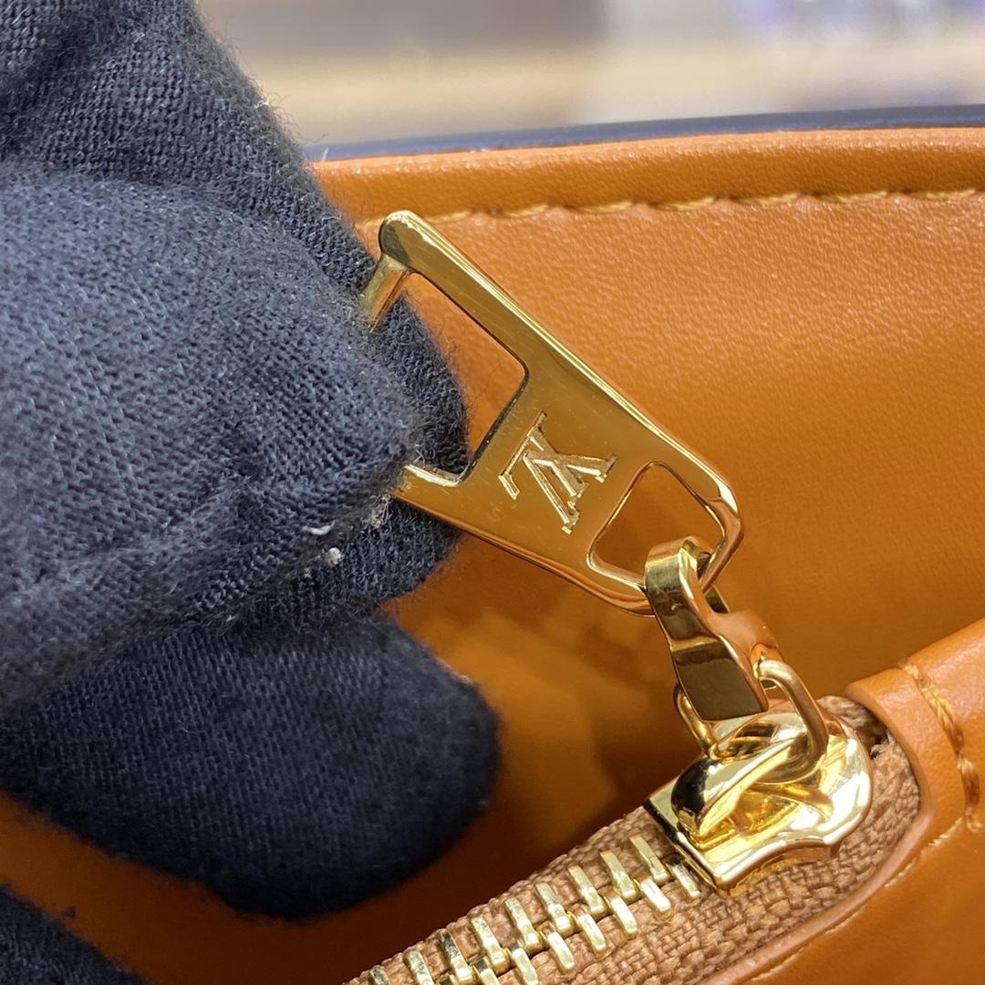 Louis Vuitton Twist MM Gold Honey Epi (23*17*9.5cm)      M22236 - DopestKickz