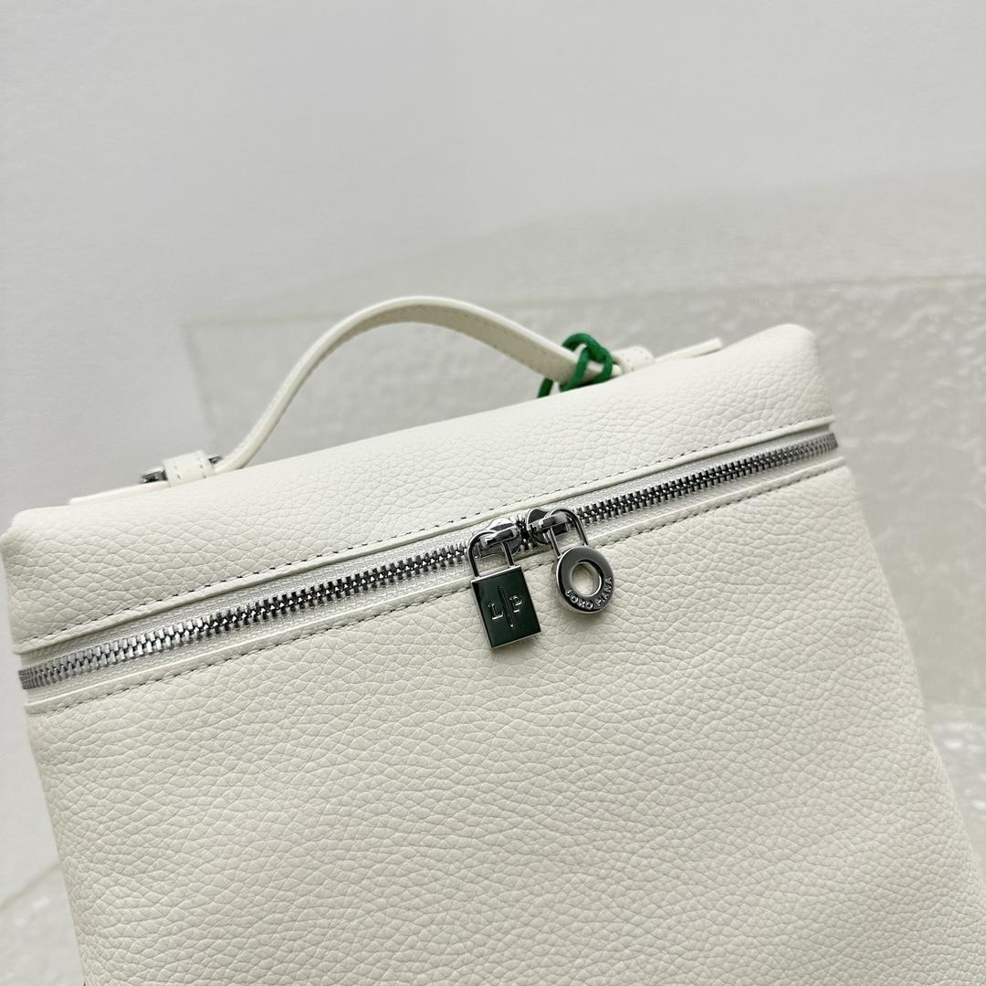 Loro Piana Extra Pocket Backpack L23.5   (23×8×22cm) - DopestKickz