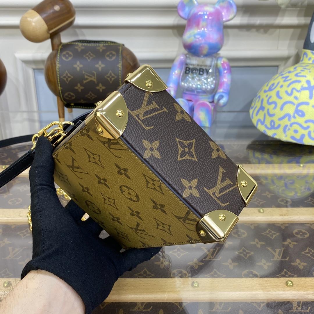 Louis Vuitton Camera Box (12.5 x 17.6 x 6cm)      M82465  - DopestKickz