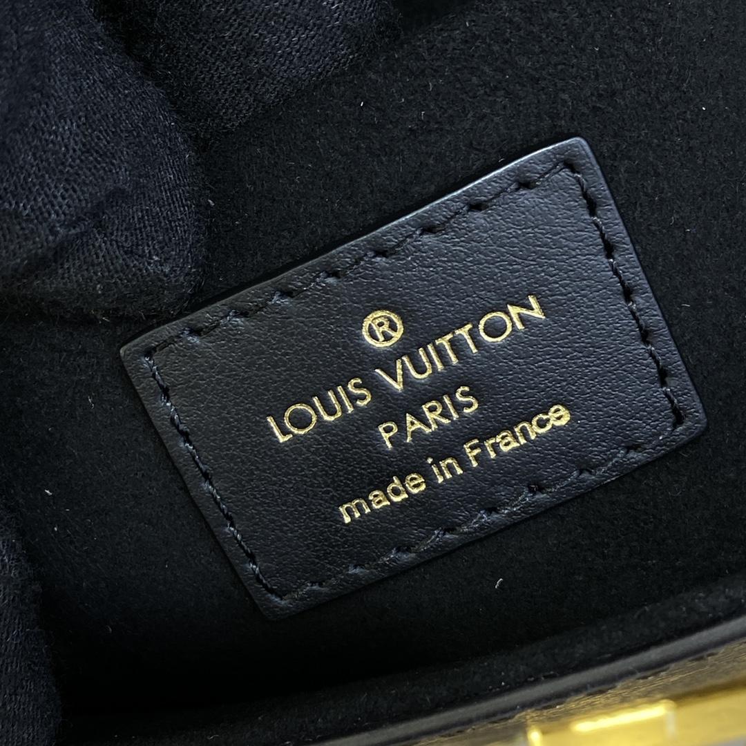 Louis Vuitton Camera Box (12.5 x 17.6 x 6cm)      M82465  - DopestKickz