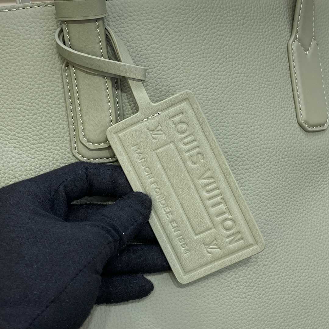 Louis Vuitton Fastline Tote LV Aerogram (38-32.5-13cm)    - DopestKickz