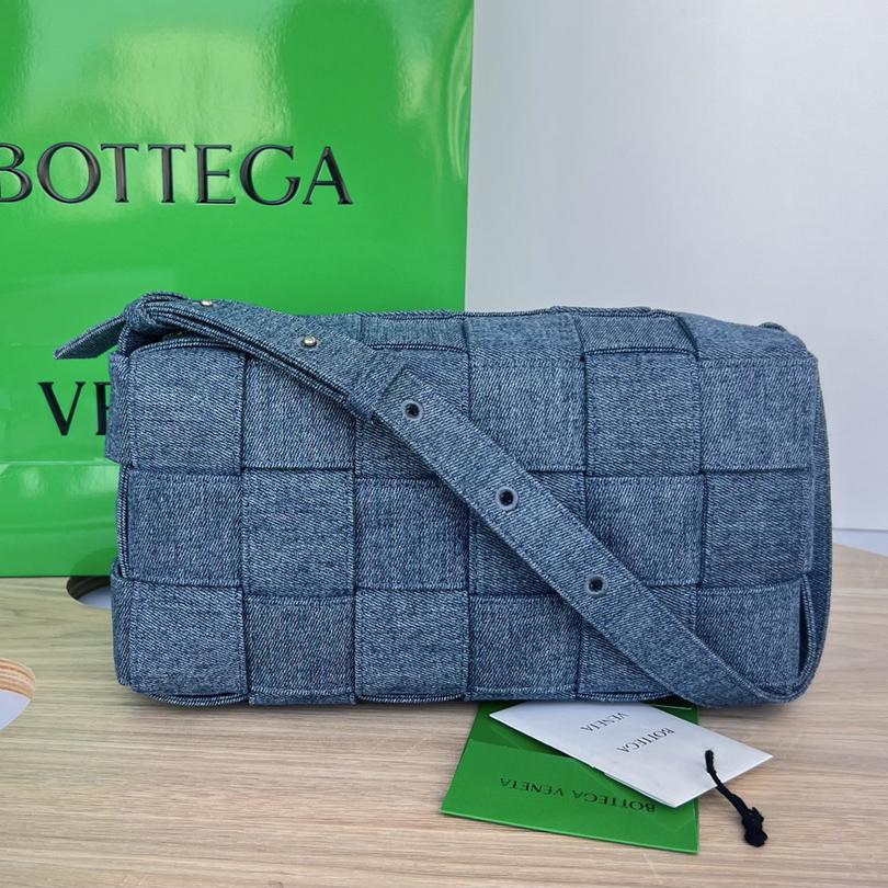 Bottega Veneta Brick Cassette Shoulder Bag (28x14x10cm) - DopestKickz