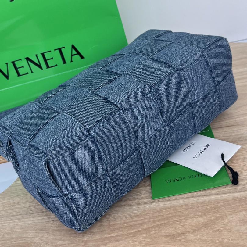 Bottega Veneta Brick Cassette Shoulder Bag (28x14x10cm) - DopestKickz