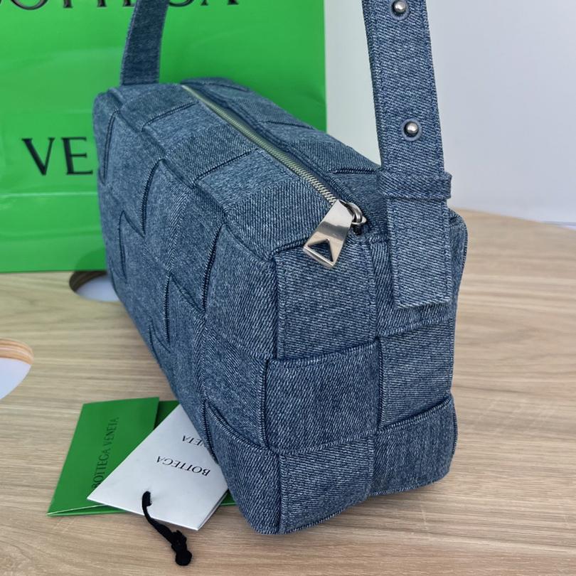 Bottega Veneta Brick Cassette Shoulder Bag (28x14x10cm) - DopestKickz