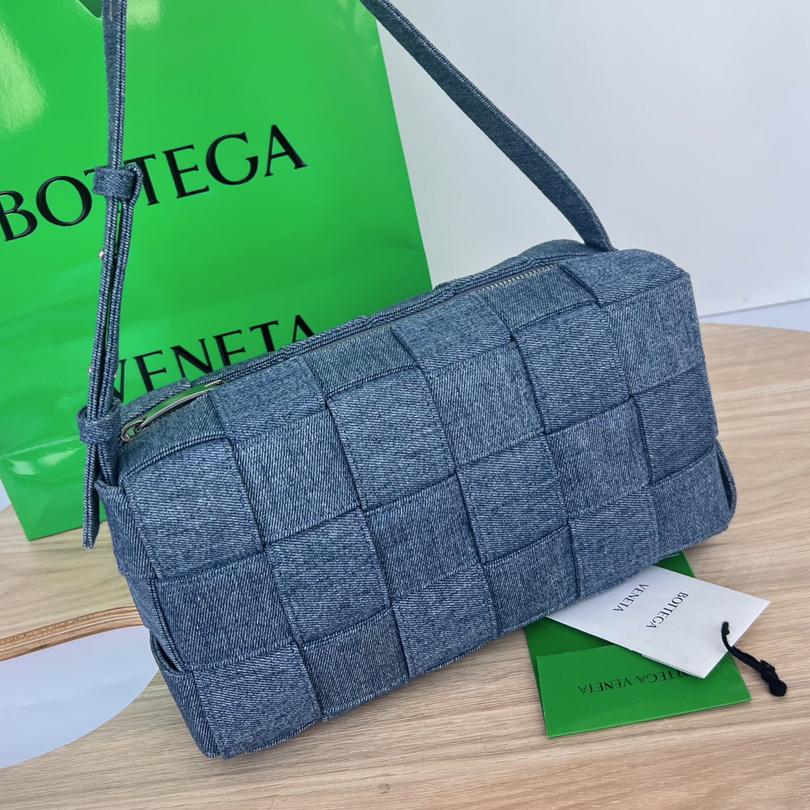 Bottega Veneta Brick Cassette Shoulder Bag (28x14x10cm) - DopestKickz