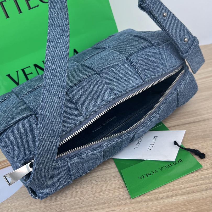 Bottega Veneta Brick Cassette Shoulder Bag (28x14x10cm) - DopestKickz