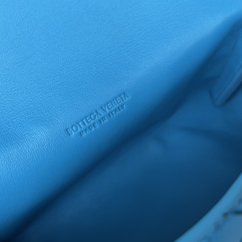 Bottega Veneta Bag Mini Leather Cassette Intrecciato   (18x9x8cm) - DopestKickz