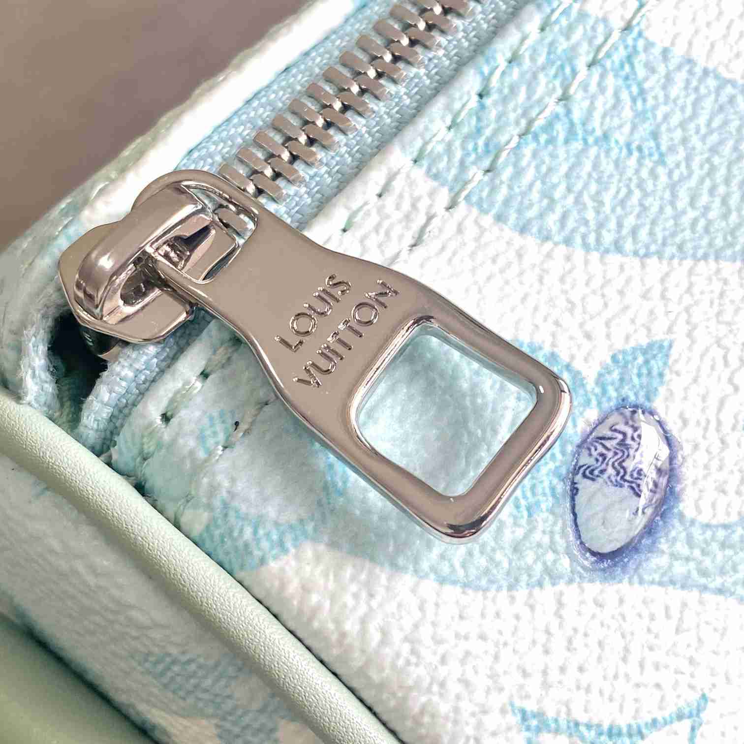 Louis Vuitton Keepall Bandoulière 25    M22527 - DopestKickz