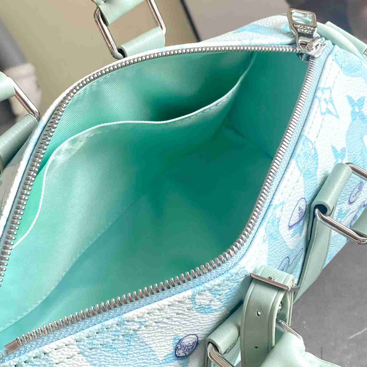 Louis Vuitton Keepall Bandoulière 25    M22527 - DopestKickz