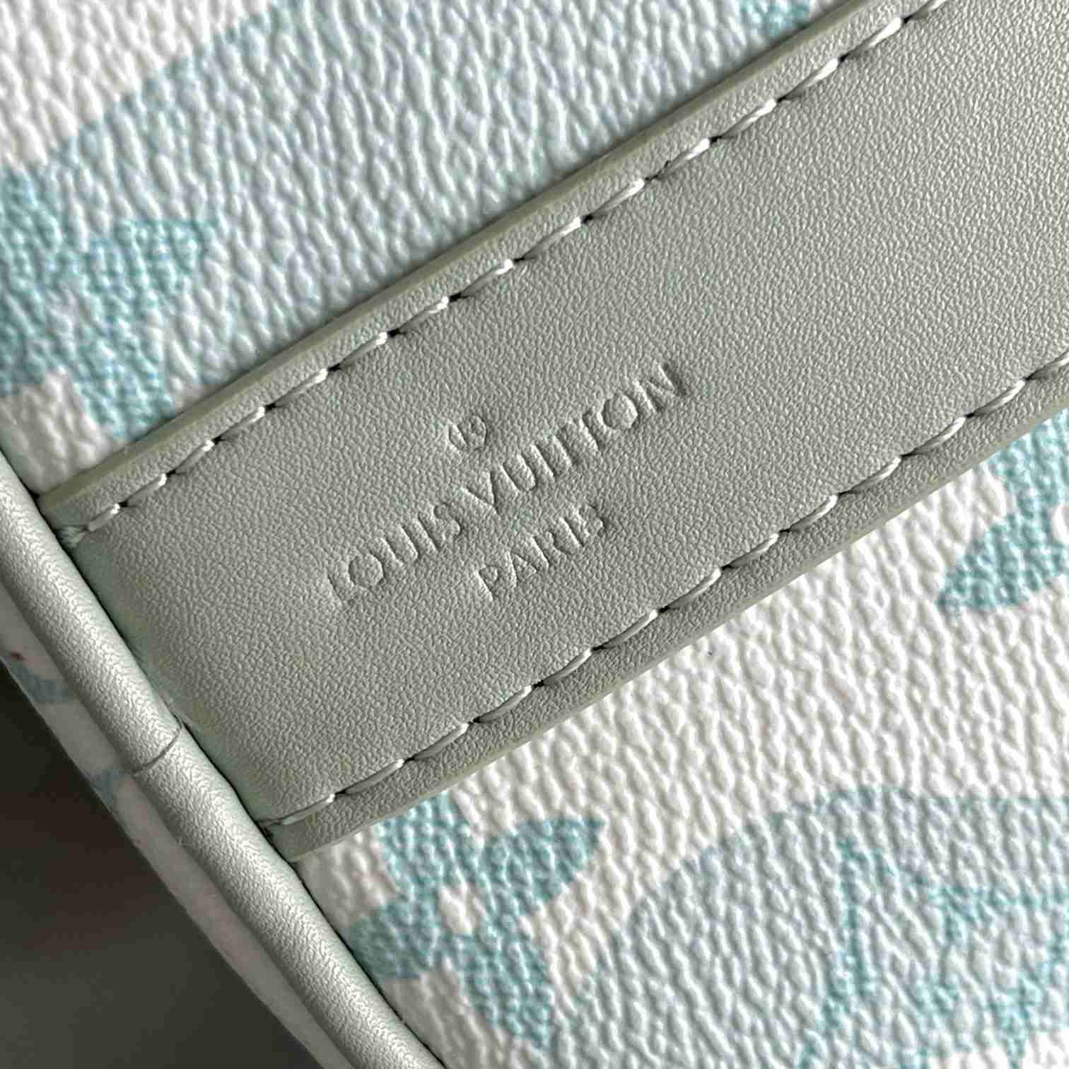 Louis Vuitton Keepall Bandoulière 25    M22527 - DopestKickz