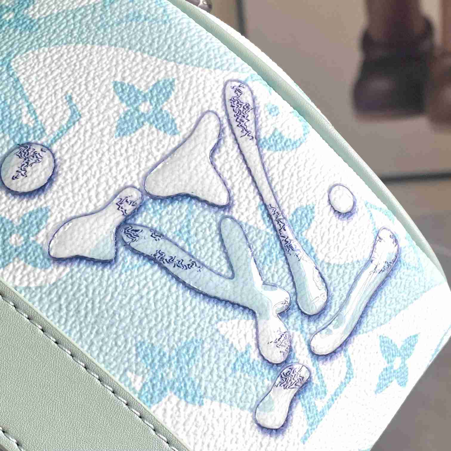 Louis Vuitton Keepall Bandoulière 25    M22527 - DopestKickz