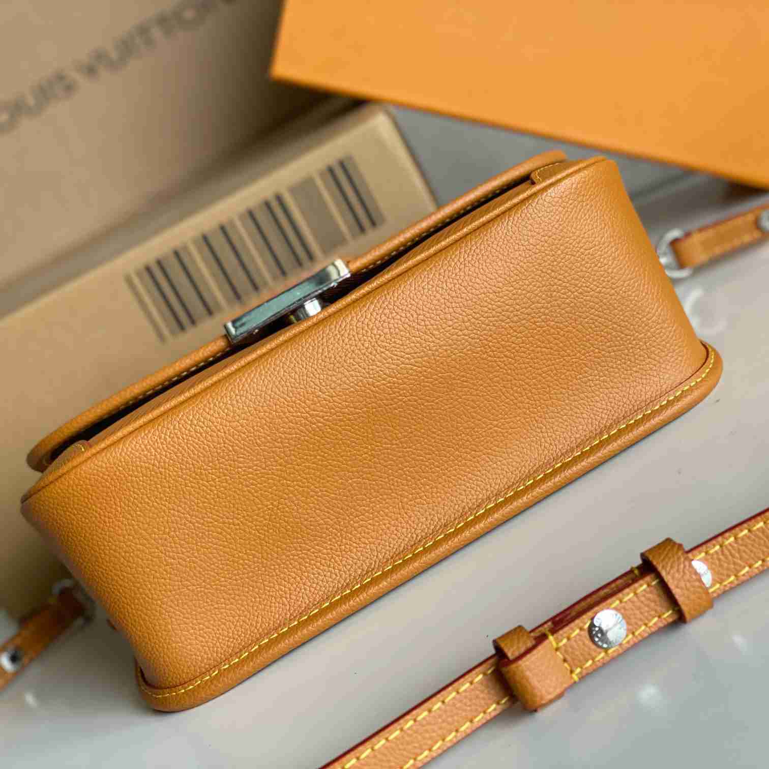 Louis Vuitton Buci    M59459 - DopestKickz