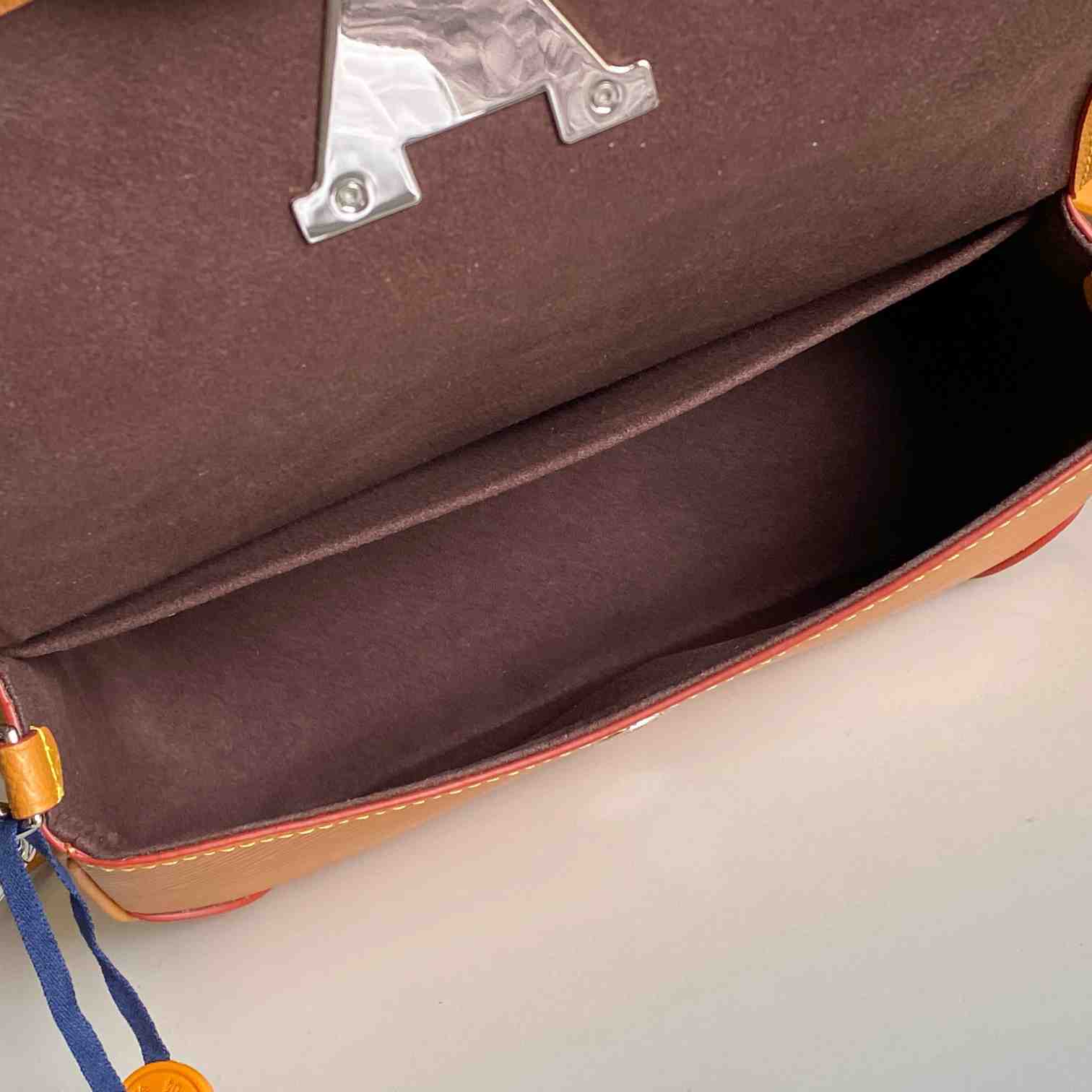 Louis Vuitton Buci    M59459 - DopestKickz