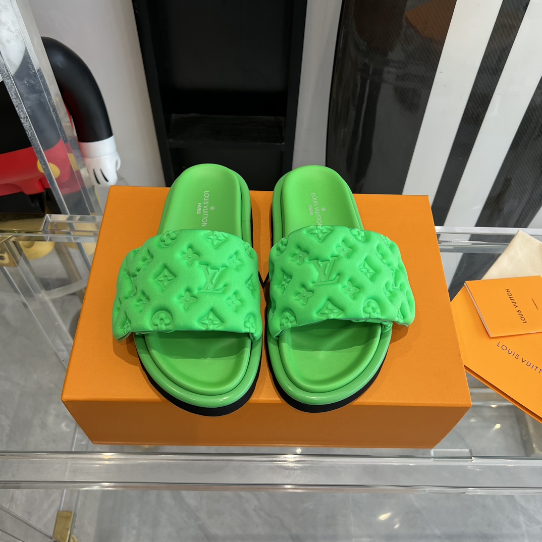 Louis Vuitton Pool Pillow Flat Comfort Mule        1AB1N6 - DopestKickz