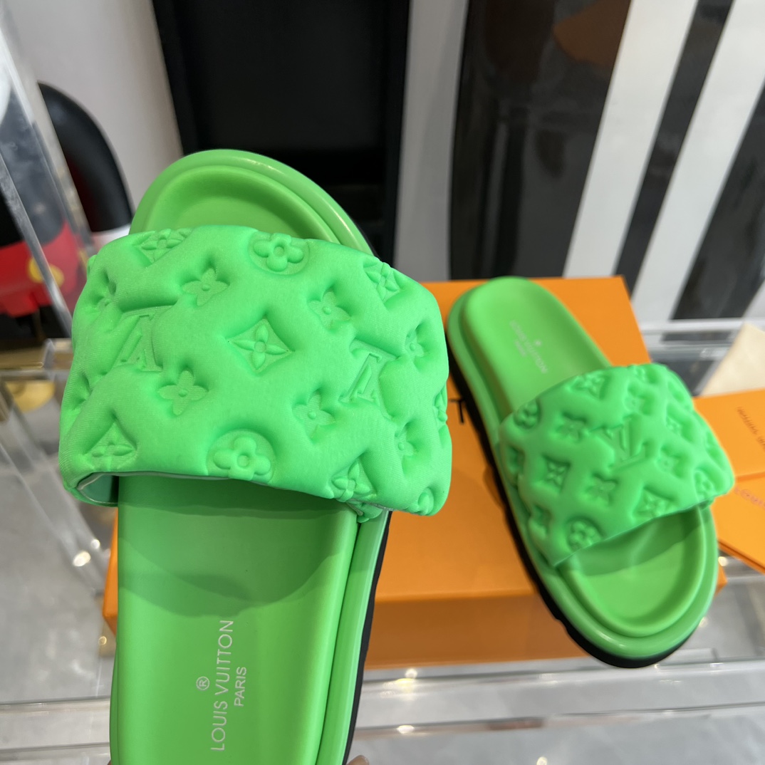 Louis Vuitton Pool Pillow Flat Comfort Mule        1AB1N6 - DopestKickz