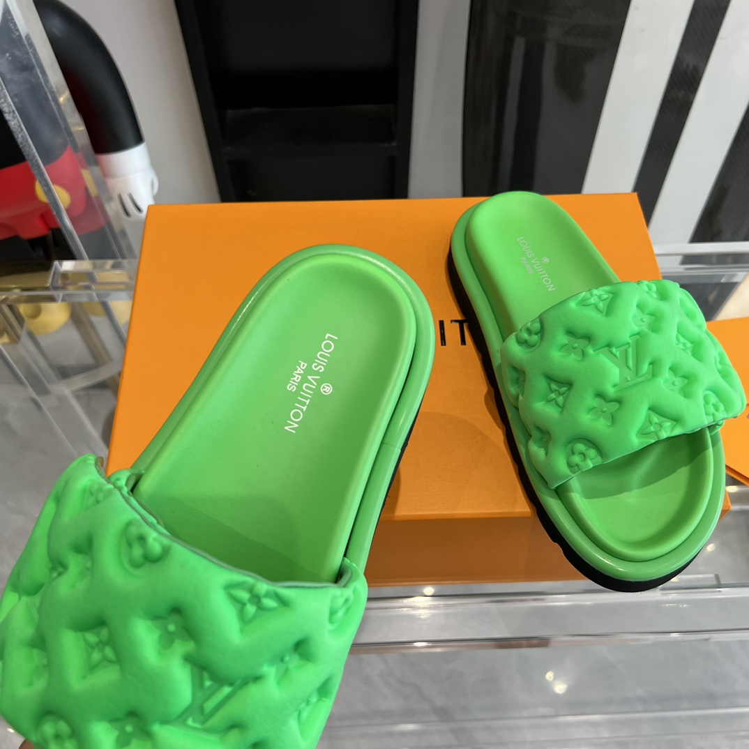 Louis Vuitton Pool Pillow Flat Comfort Mule        1AB1N6 - DopestKickz