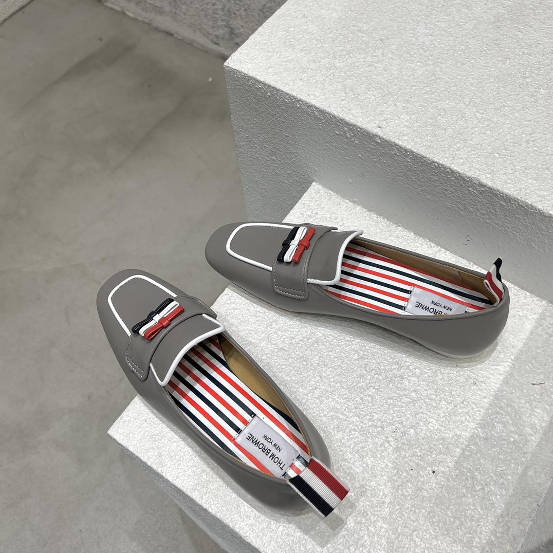 Thom Browne Bow-detail Flat Loafers - DopestKickz