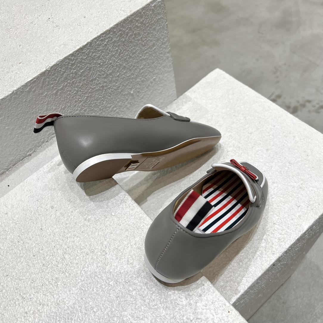 Thom Browne Bow-detail Flat Loafers - DopestKickz