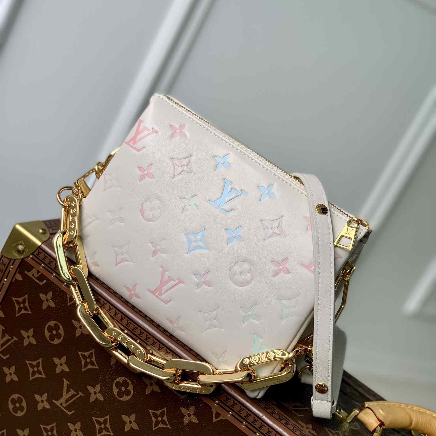 Louis Vuitton Coussin Bag (21-16-7cm)    M22993 - DopestKickz
