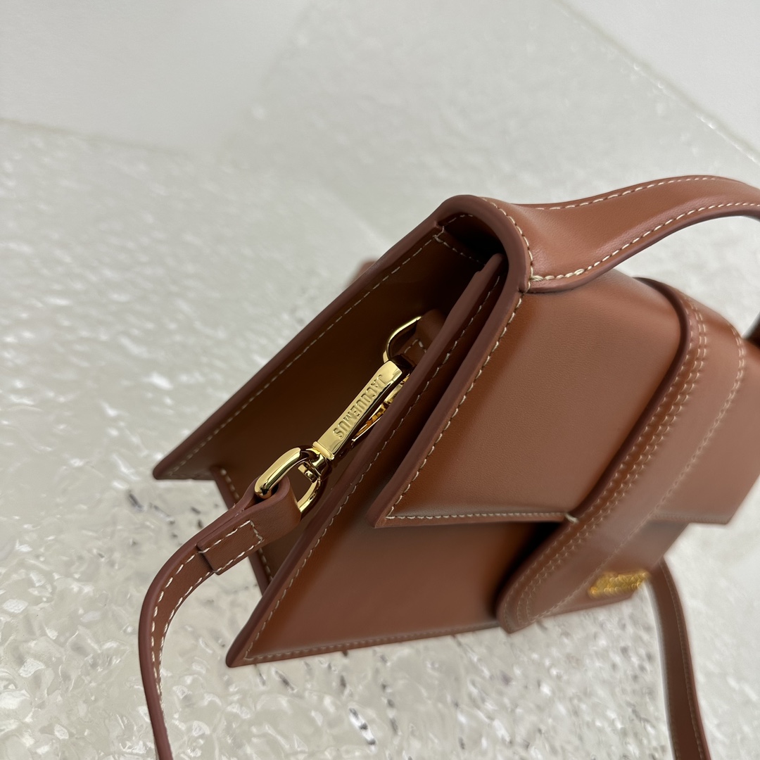 Jacquemus Le Grand Bambino - Light Brown - DopestKickz