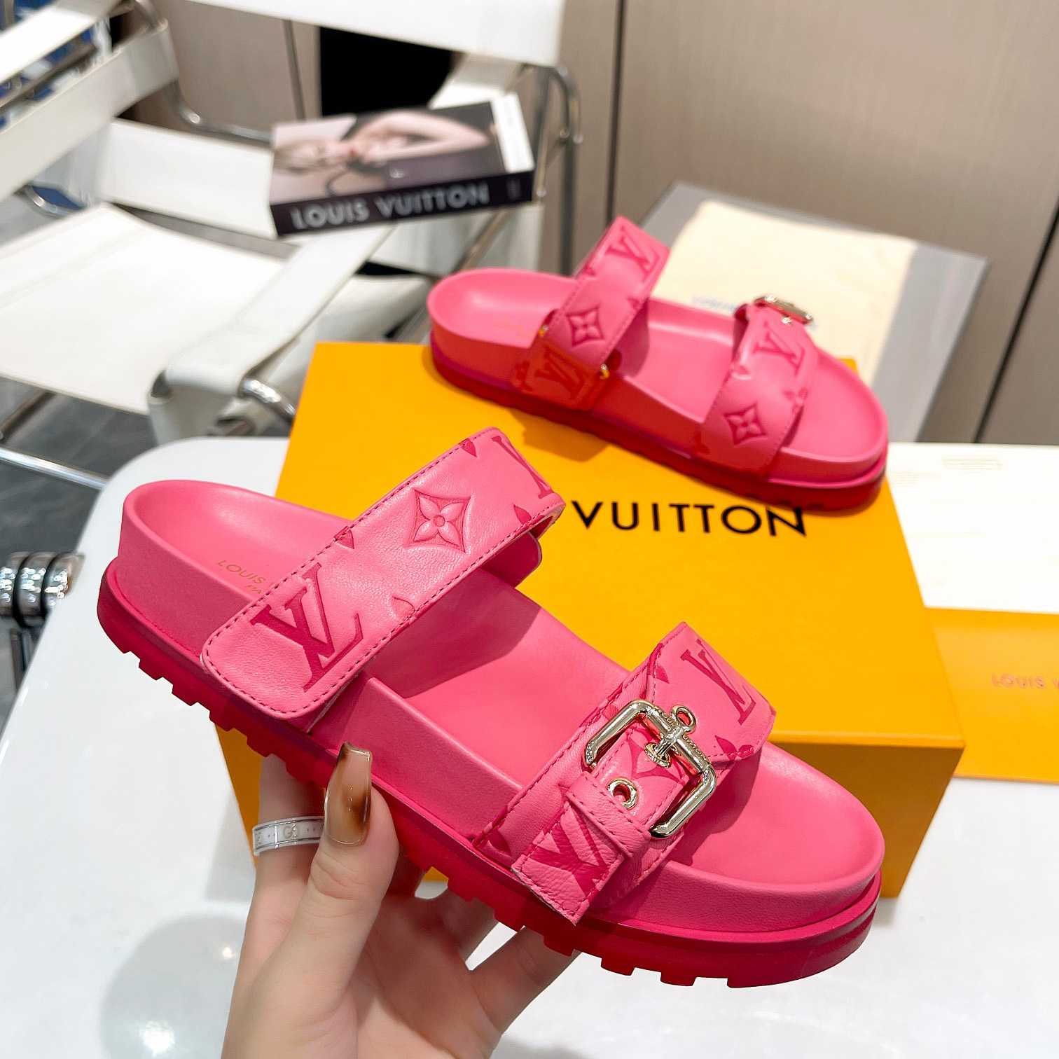 Louis Vuitton Bom Dia Flat Comfort Mule   1AB38P - DopestKickz