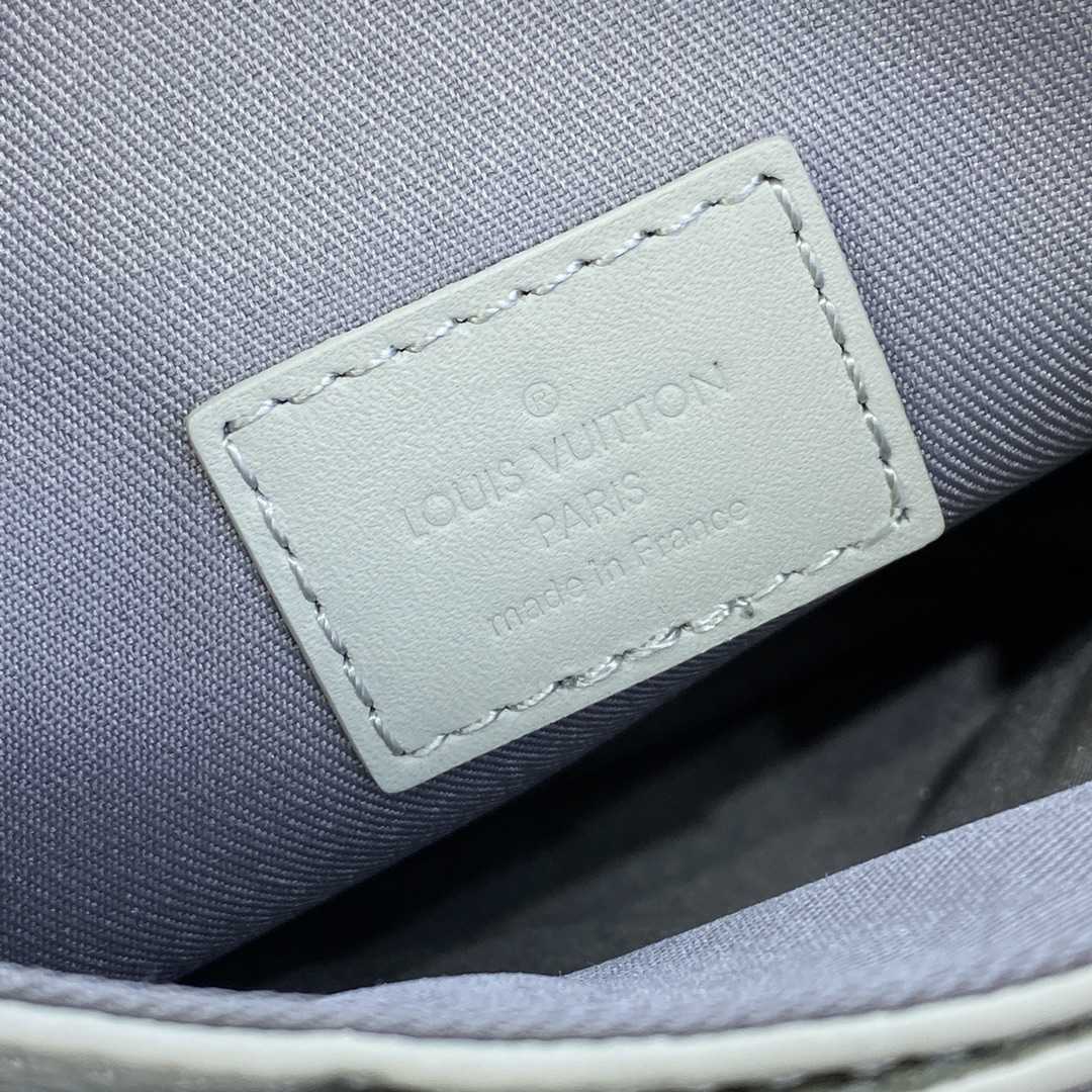 Louis Vuitton S-Lock Vertical Wearable Wallet (12 x 19 x 7 cm)   M82568 - DopestKickz