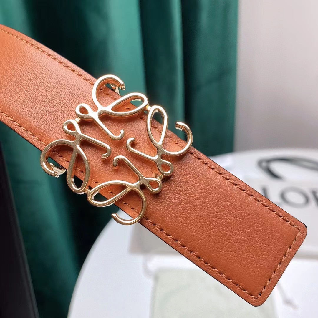 Loewe Women's Natural Anagram Reversible Leather Belt - DopestKickz
