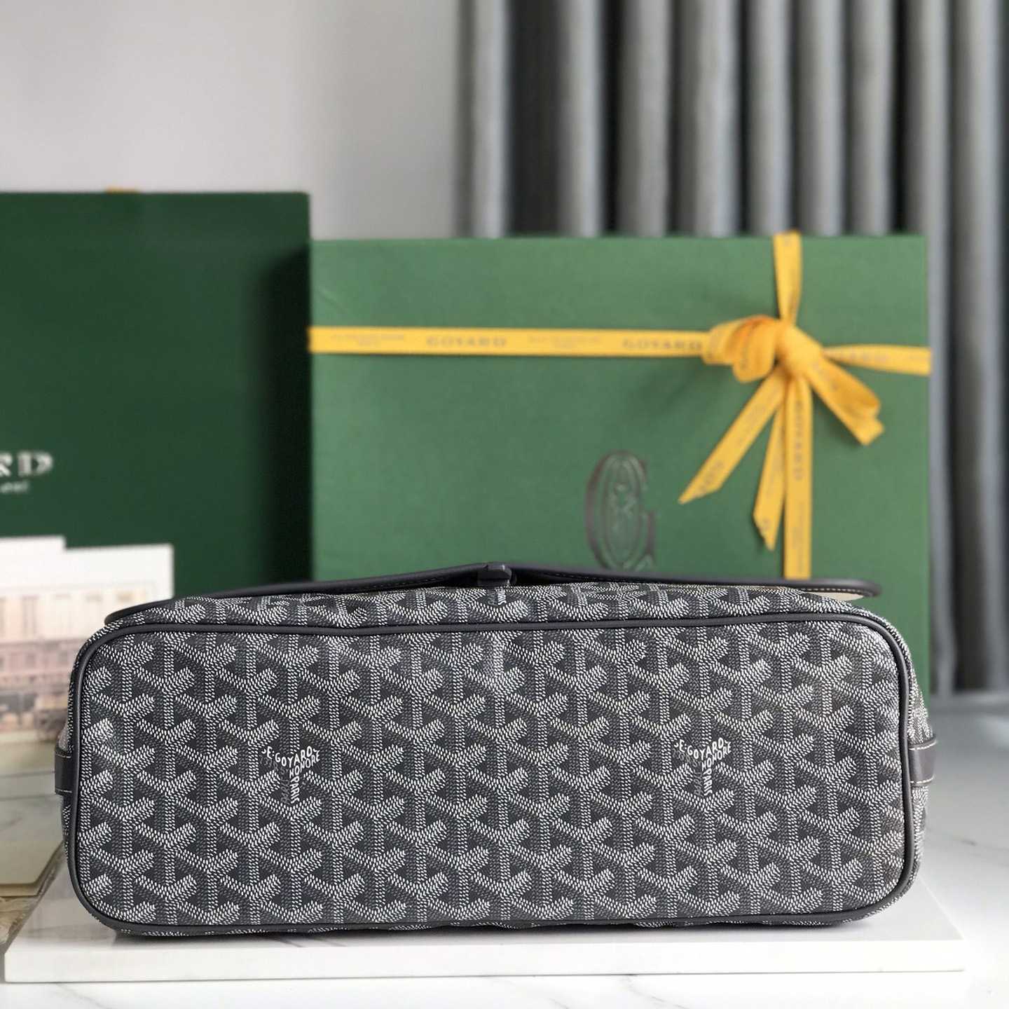 Goyard Capetien Messenger Bag (35×26×7.5cm) - DopestKickz