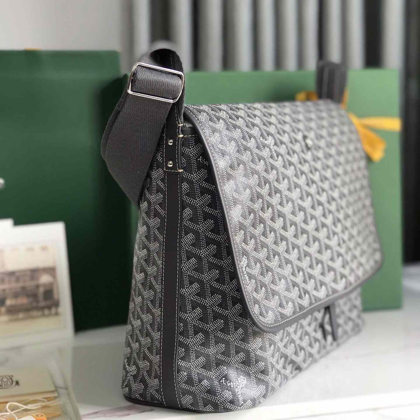 Goyard Capetien Messenger Bag (35×26×7.5cm) - DopestKickz