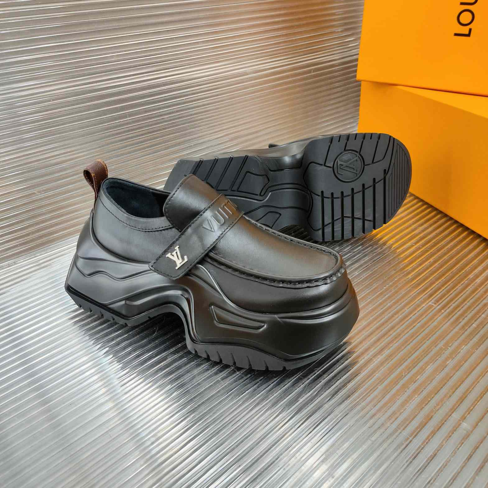 Louis Vuitton LV Archlight 2.0 Platform Loafer  1ABIJQ - DopestKickz