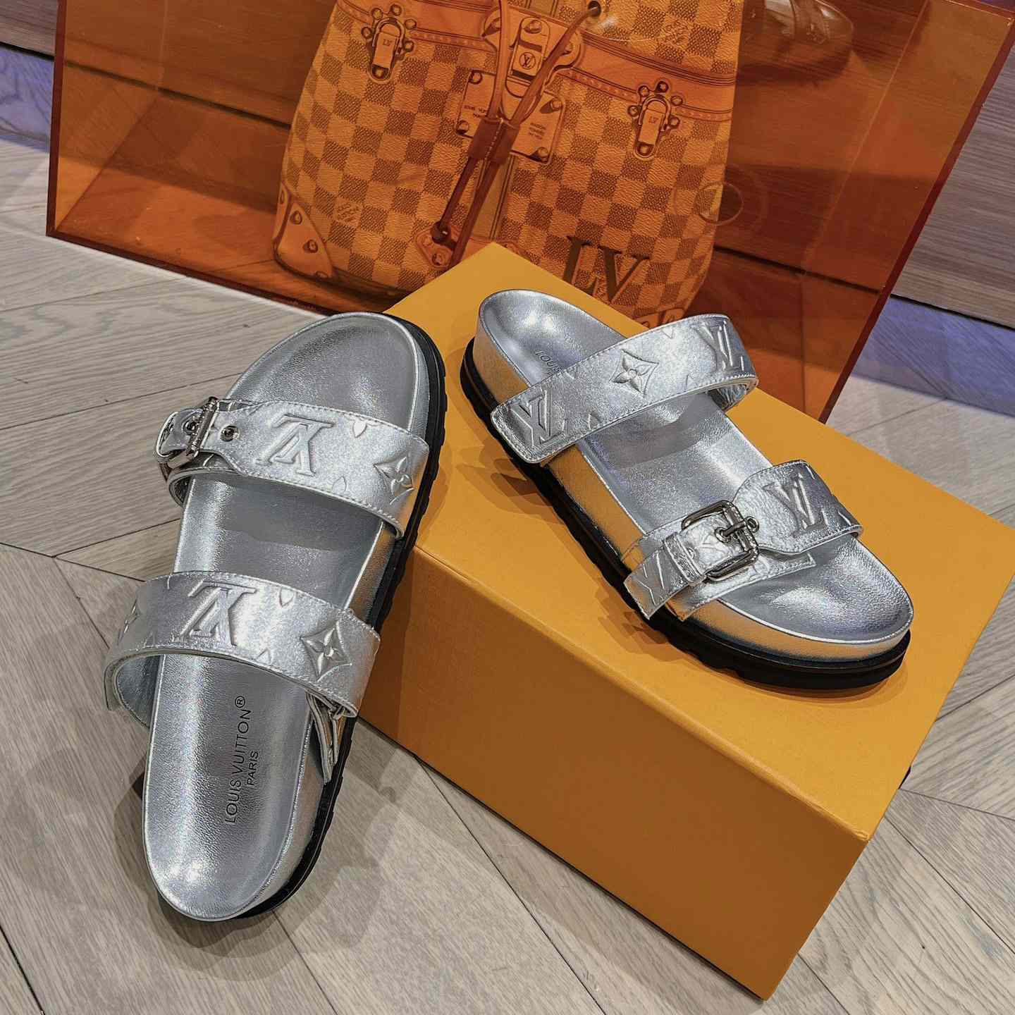 Louis Vuitton Bom Dia Flat Comfort Mules     1AB3OG - DopestKickz