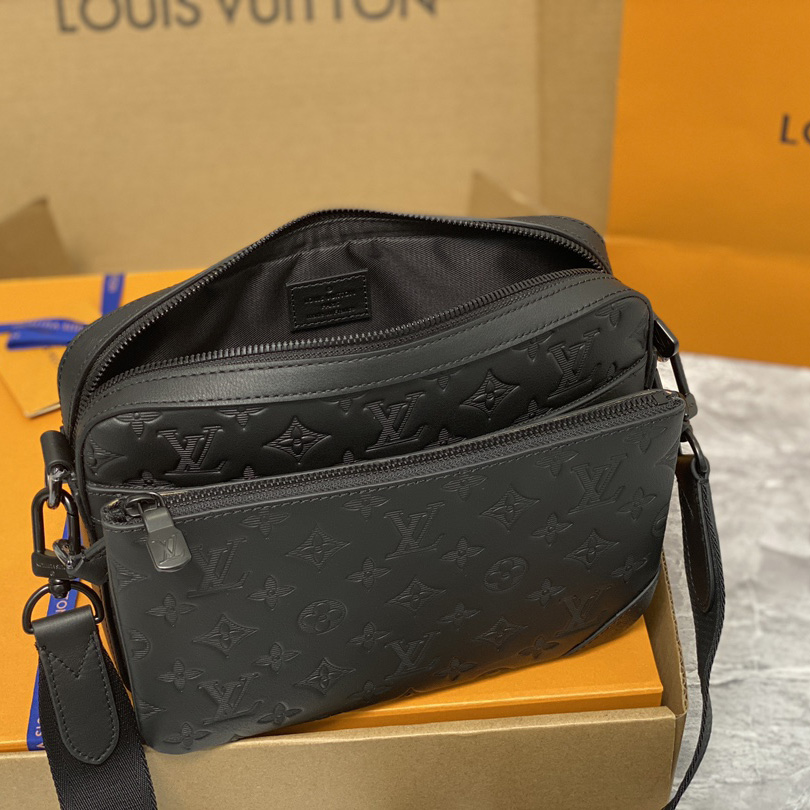 Louis Vuitton Trio Messenger   M46602 - DopestKickz