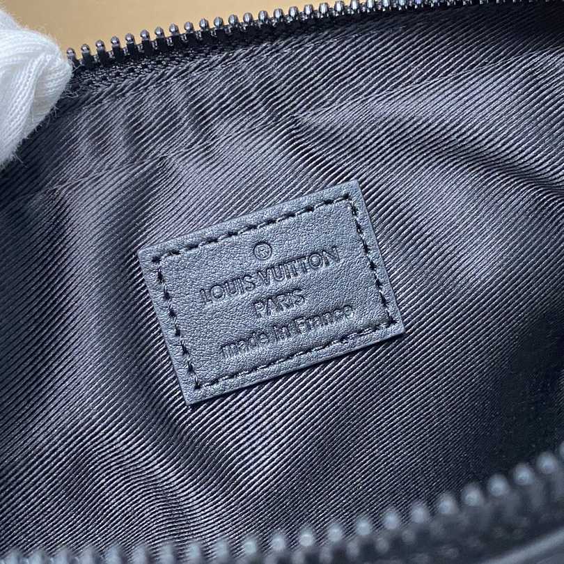 Louis Vuitton Trio Messenger   M46602 - DopestKickz