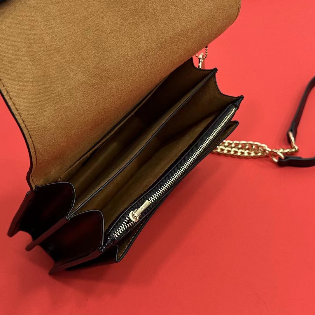 Coach Klare Crossbody In Signature Leather (22-16-5cm) - DopestKickz