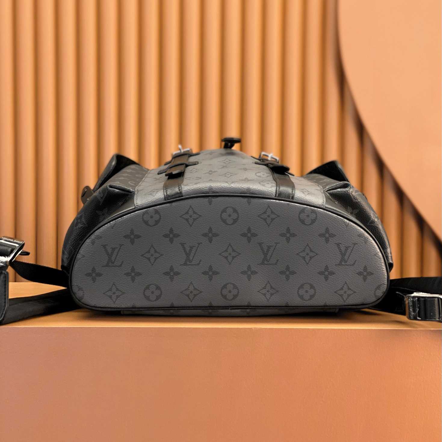 Louis Vuitton Christopher MM (38x44x21cm)     M45419 - DopestKickz