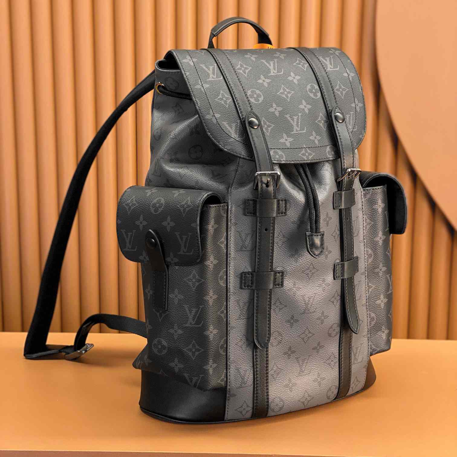 Louis Vuitton Christopher MM (38x44x21cm)     M45419 - DopestKickz