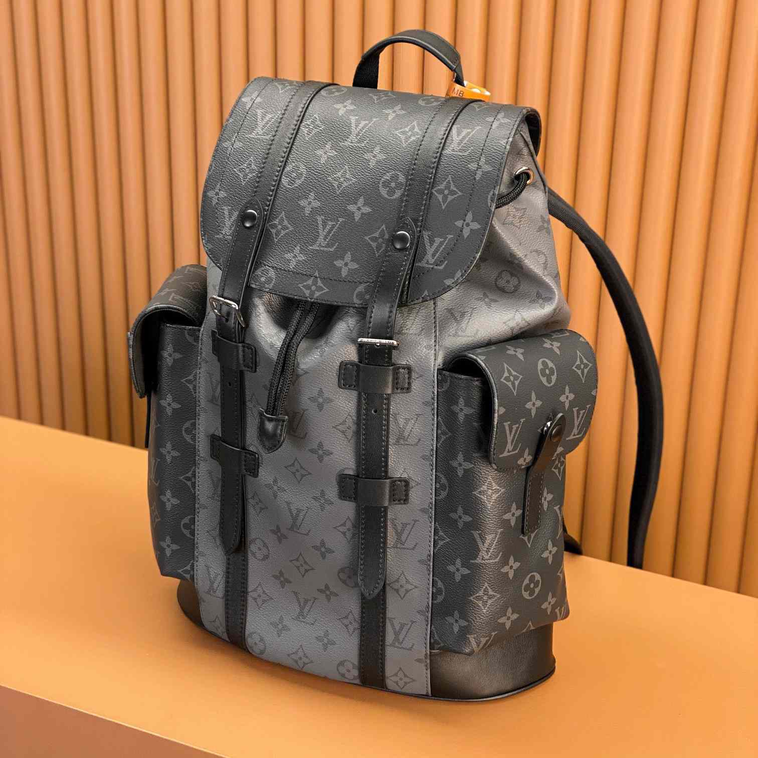 Louis Vuitton Christopher MM (38x44x21cm)     M45419 - DopestKickz